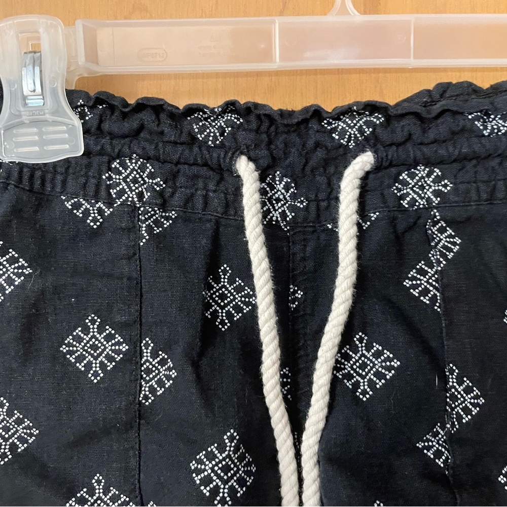 Ladies Roxy shorts - Picture 2 of 7